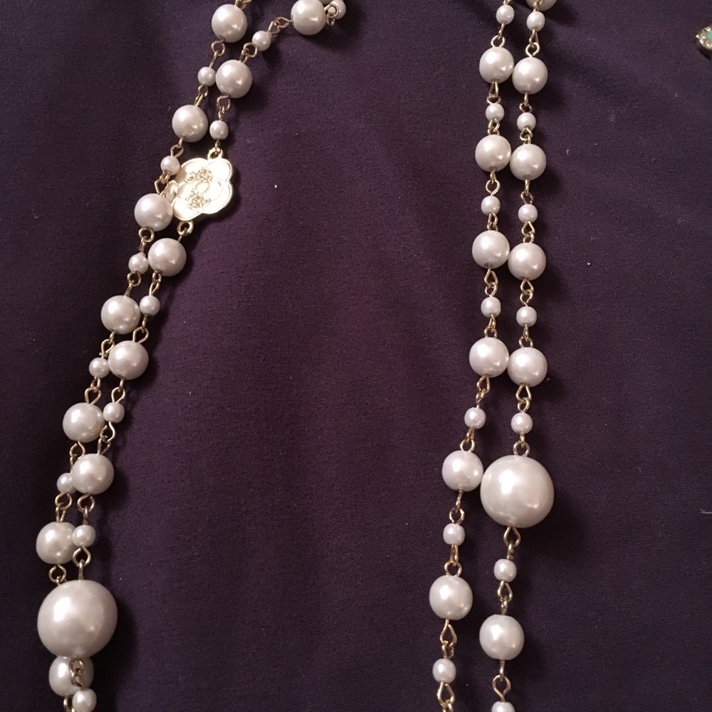 faux pearl necklace with flower very long